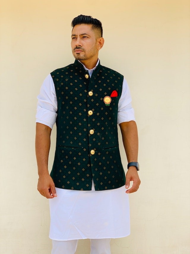 linen kurta for men, pure linen kurta, Printed linen kurta design, Linen short kurta for men, Linen kurta pajama with jacket, White linen kurta for men, Which type of kurta is best for mens? What kurta makes you look slim? Should a kurta be tight or loose? What is the best kurta height?